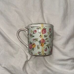 Floral Ceramic Mug with Lid